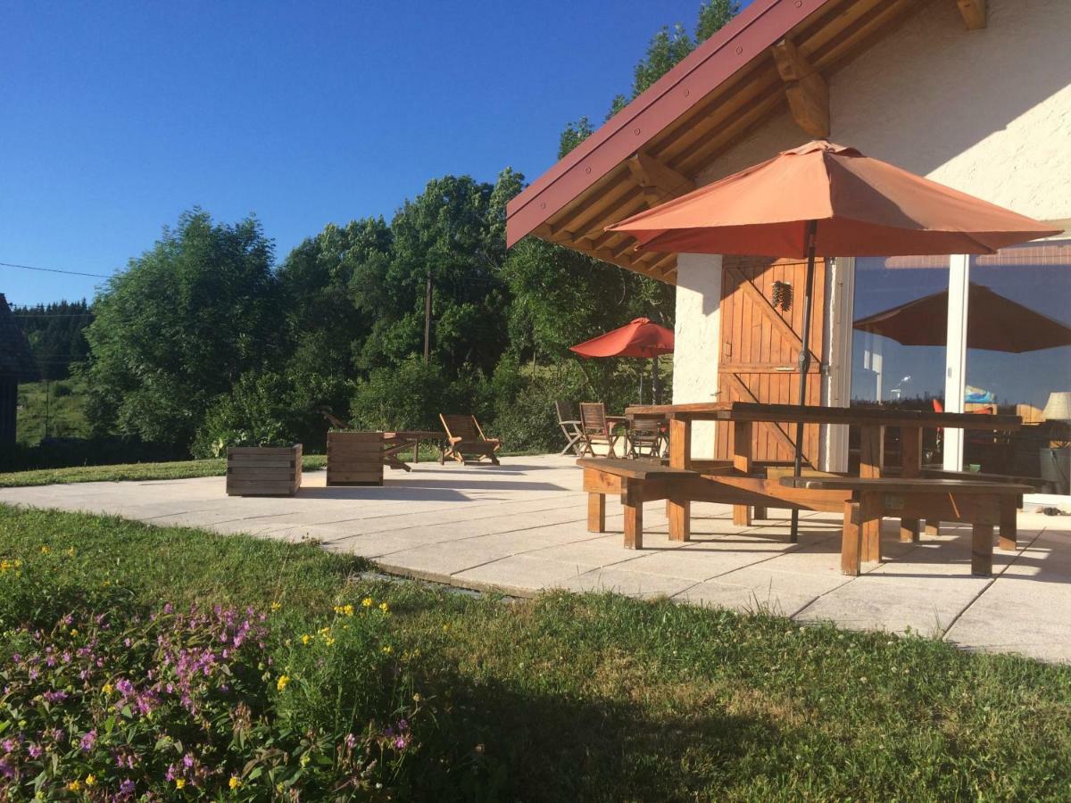 Les Fourgs Au Charnet B&B 외부 사진